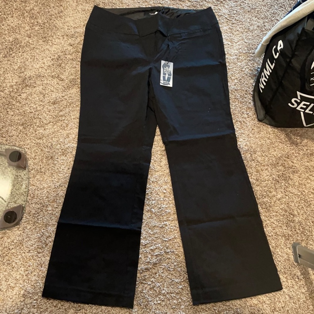 Torrid black dress pants slacks. Size 18. NWT.